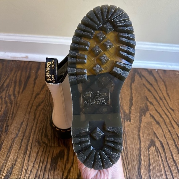 NWT Dr. Martens 1460 Bex Lug Sole Combat Boots Smooth Leather White Womens - Picture 6 of 6